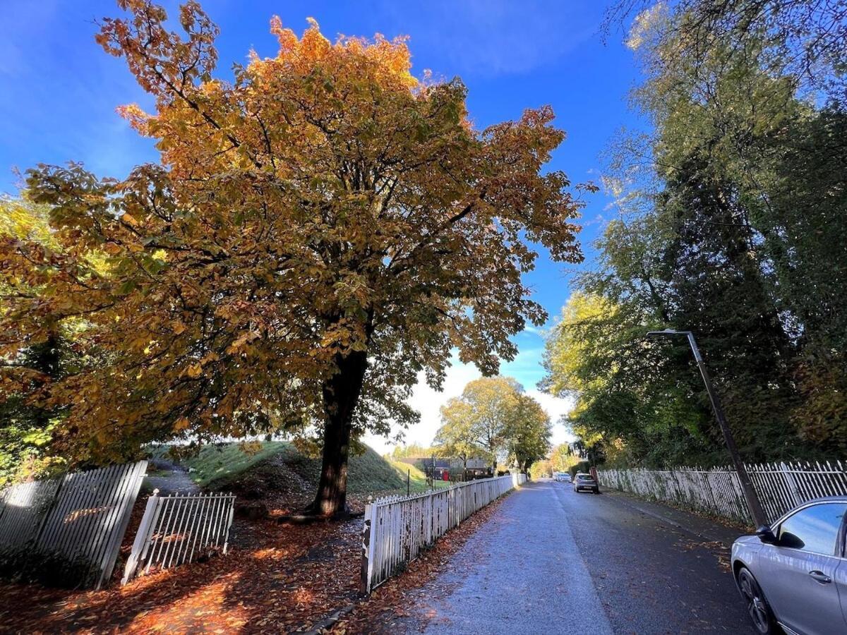 6 - Central Location - Entire House - Free Parking Merthyr Tydfil Buitenkant foto