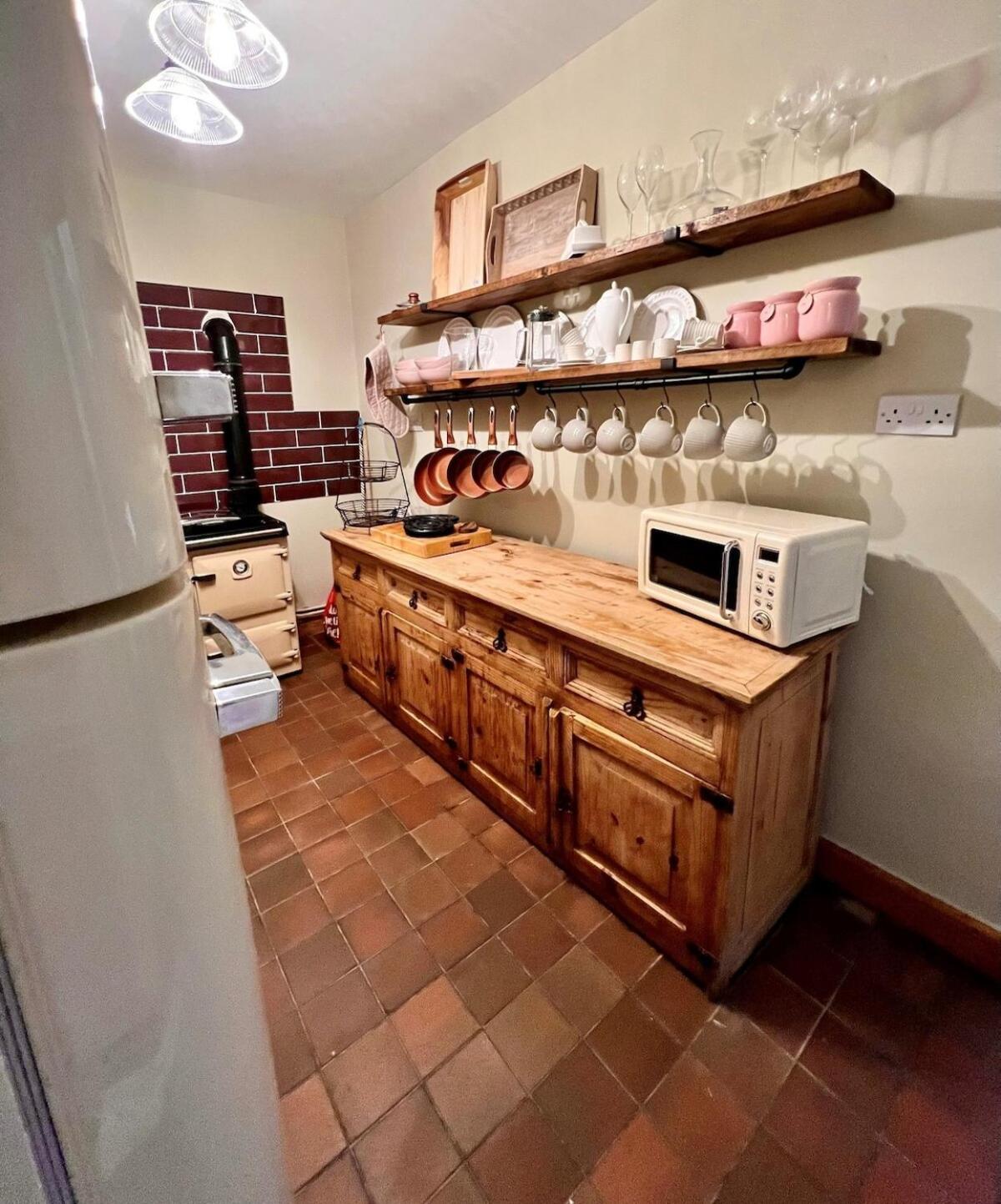 6 - Central Location - Entire House - Free Parking Merthyr Tydfil Buitenkant foto