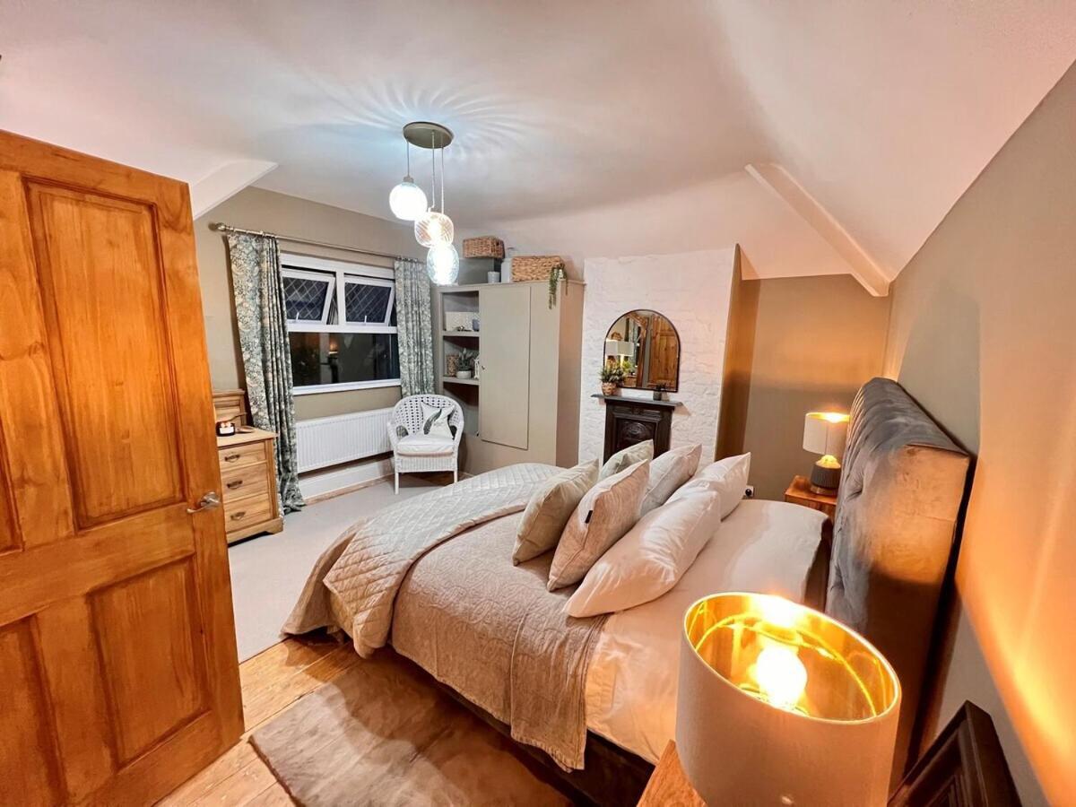6 - Central Location - Entire House - Free Parking Merthyr Tydfil Buitenkant foto