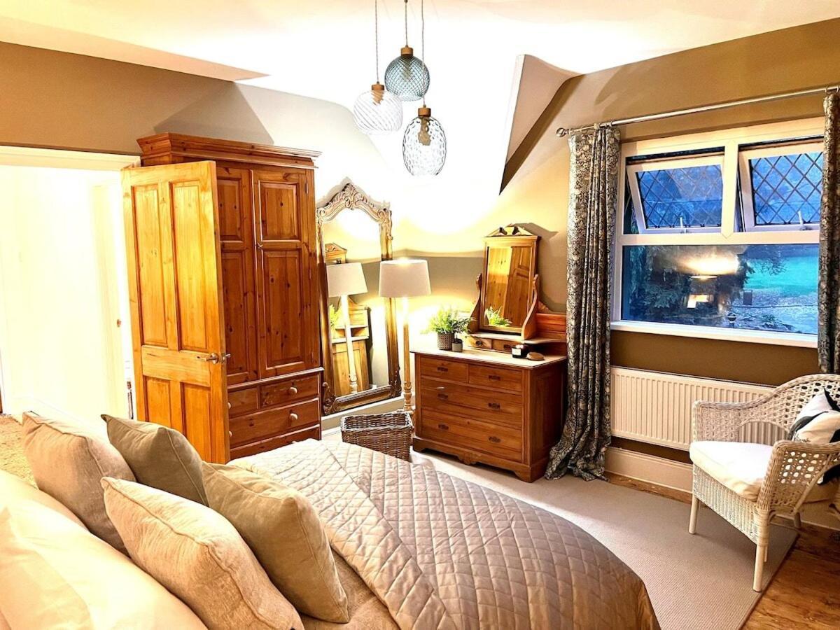 6 - Central Location - Entire House - Free Parking Merthyr Tydfil Buitenkant foto
