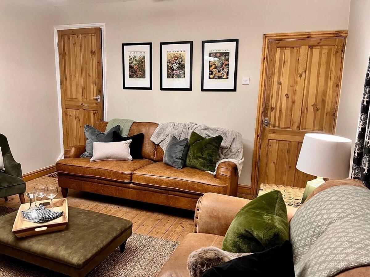6 - Central Location - Entire House - Free Parking Merthyr Tydfil Buitenkant foto