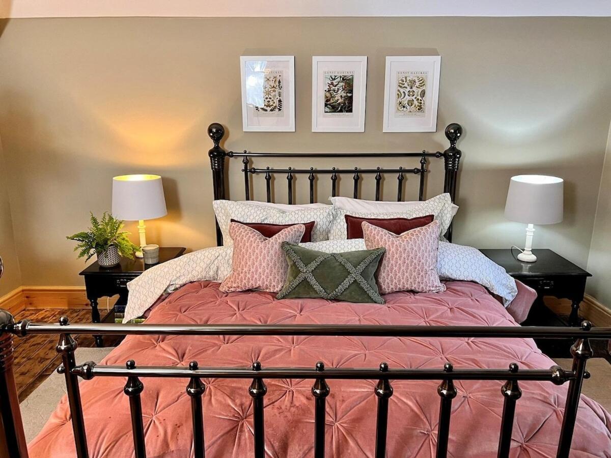 6 - Central Location - Entire House - Free Parking Merthyr Tydfil Buitenkant foto