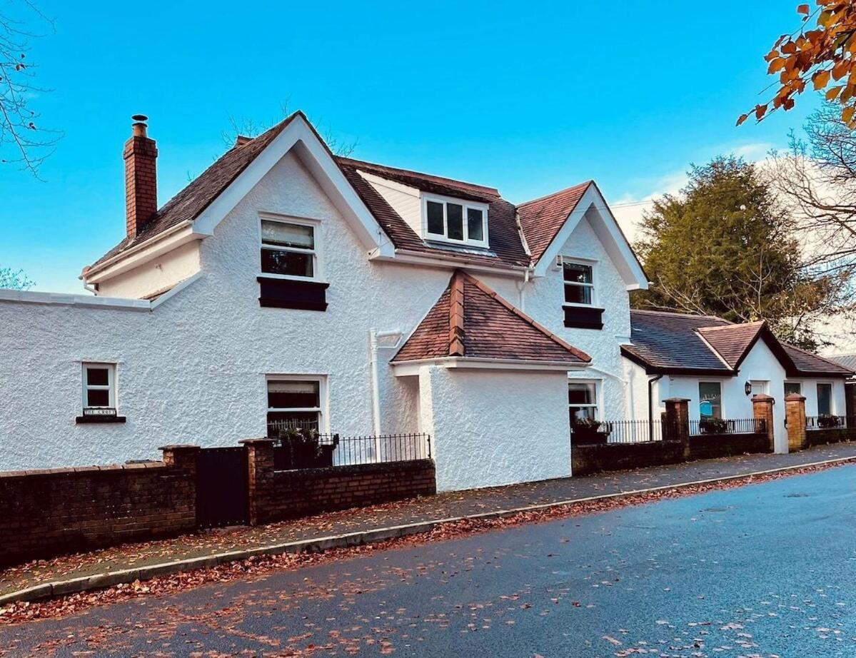 6 - Central Location - Entire House - Free Parking Merthyr Tydfil Buitenkant foto