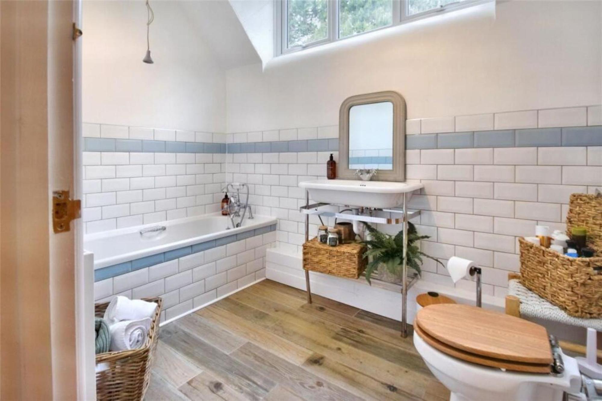 6 - Central Location - Entire House - Free Parking Merthyr Tydfil Buitenkant foto